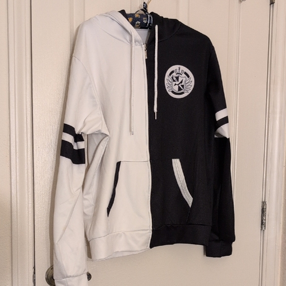 Monochrome Bear Hoodie Jacket - Picture 2 of 3